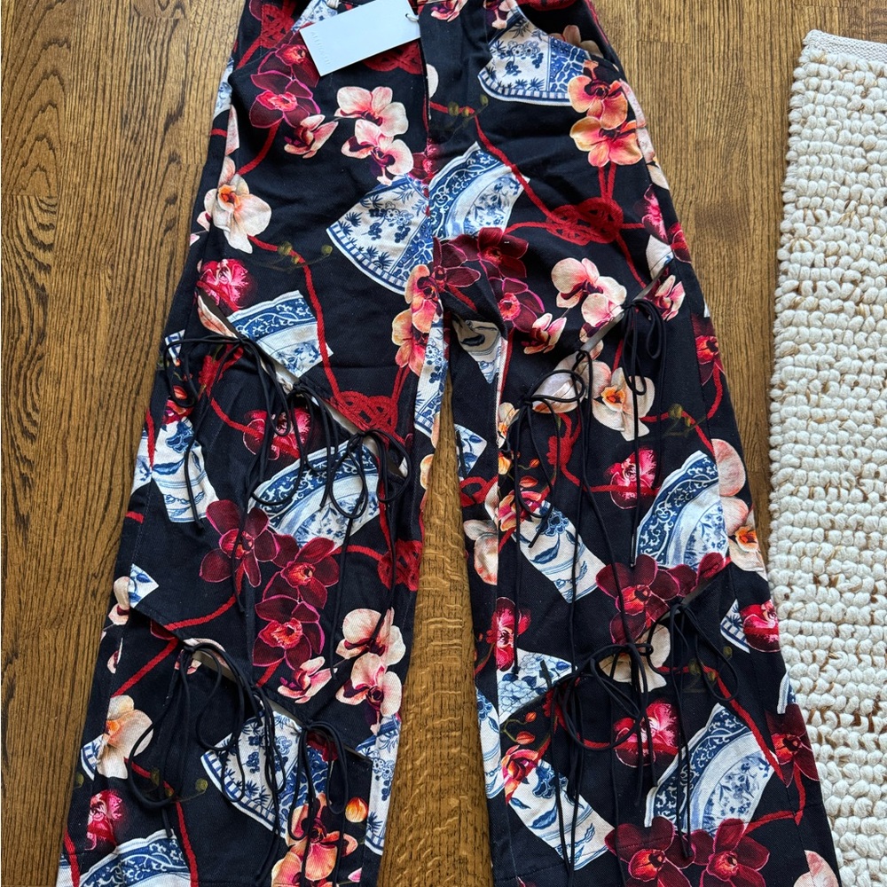 Allina Liu - Runway Twigs Pants - Picture 3 of 4